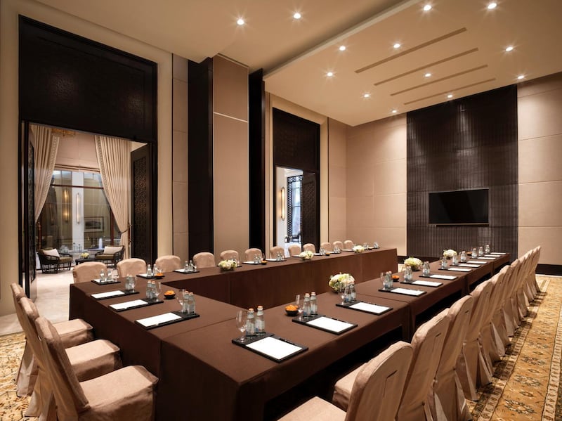 One of the meeting rooms at the Ritz Carlton Al Wadi. Courtesy of Ritz Carlton Al Wadi