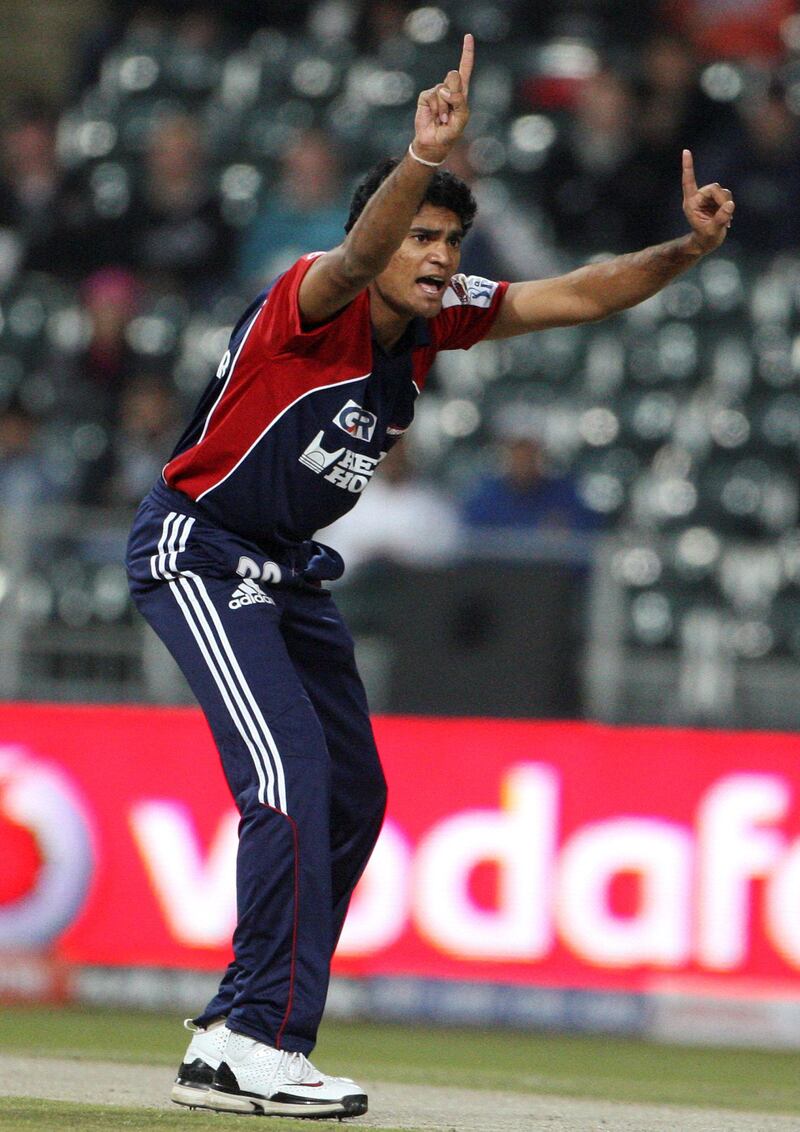 Aavishkar Salvi of Delhi Daredevils appeals unsuccessfully during the 2009 Indian Premier League (IPL) T20 cricket match against the Royal Challengers Bangalore in Johannesburg, May 19, 2009. REUTERS/Siphiwe Sibeko (SOUTH AFRICA SPORT CRICKET)