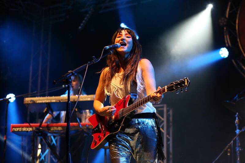 WICKHAM, ENGLAND - AUGUST 03:  KT Tunstall performs on Day 1 of Wickham Festival on August 3, 2017 in Wickham, England.  (Photo by Harry Herd/Redferns)
