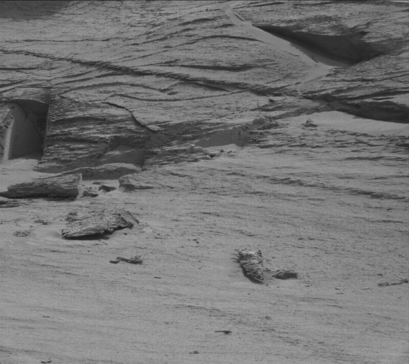 A mysterious opening on Mars captured by Nasa's Curiosity rover on May 7. Photo: Nasa