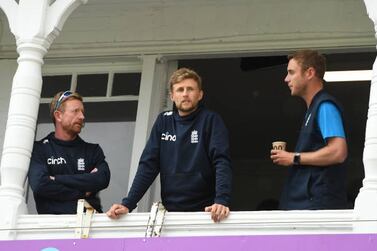 NOTTINGHAM, ENGLAND - AUGUST 08: Paul Collingwood, Joe Root and Stuart Broad of England look out from the dressing room balcony on the fifth day of the 1st LV= Test match between England and India at Trent Bridge on August 08, 2021 in Nottingham, England. (Photo by Philip Brown / Popperfoto / Popperfoto via Getty Images)