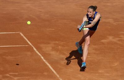 ROME, ITALY - MAY 17:  Karolina Pliskova of Czech Republic plays a backhand against Victoria Azarenka of Belarus in their Women's singles quarter final match during Day six of the International BNL d'Italia at Foro Italico on May 17, 2019 in Rome, Italy.  (Photo by Paolo Bruno/Getty Images)