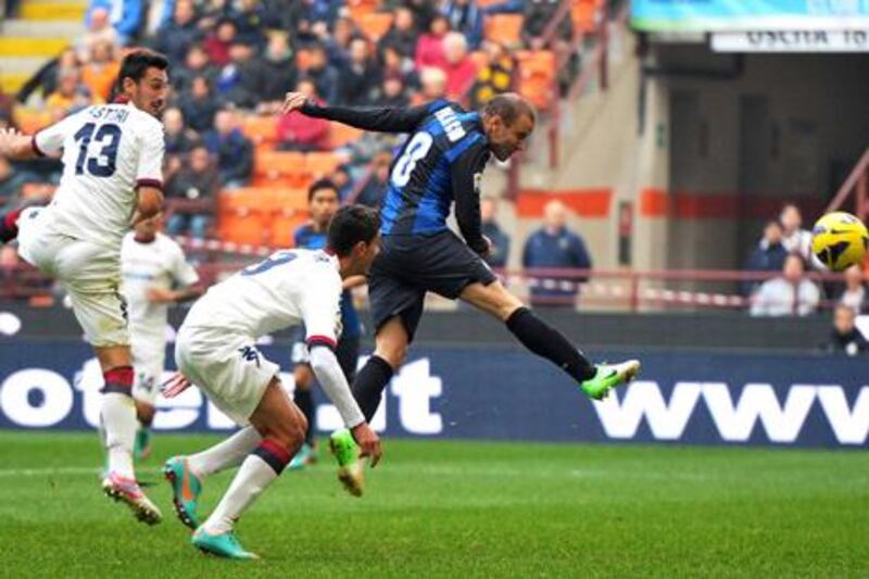 Rodrigo Palacio bullets home a header for Inter Milan against Cagliari