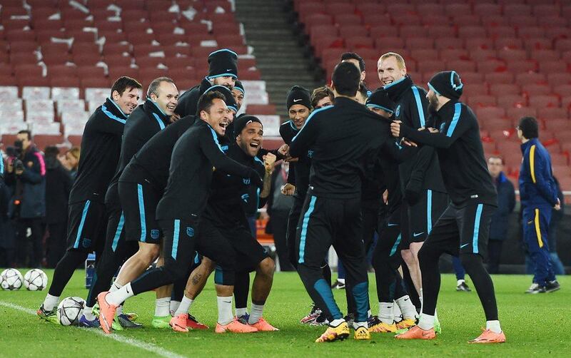 epa05175766 Barcelona players during a training session at the Emirates Stadium in London, Britain, 22 February 2016. Barcelona play Arsenal in a Champions League round of 16 soccer match at the Emirates Stadium in London, 23 February.  EPA/ANDY RAIN