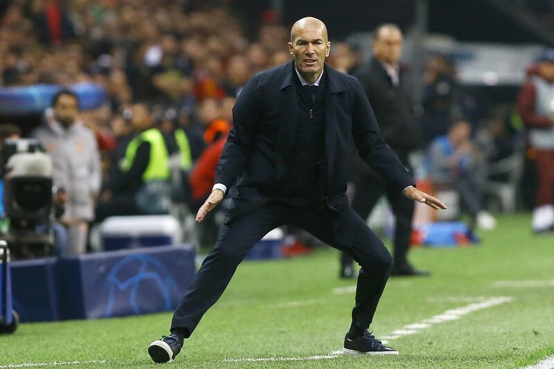 Real Madrid's French coach Zinedine Zidane gestures during the UEFA Champions League group A football match between Galatasaray and Real Madrid on October 22, 2019 at the Ali Sami Yen Spor Kompleksi in Istanbul. / AFP / Gokhan KILICER
