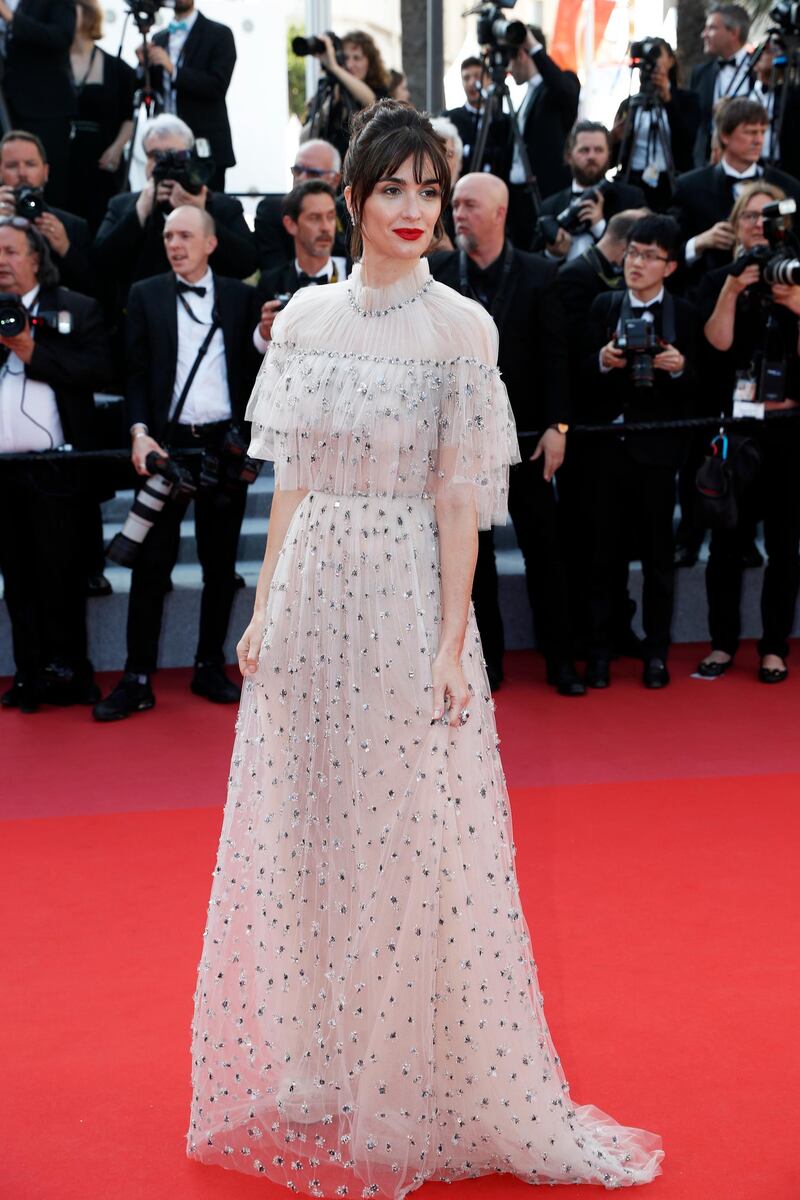 epa07599786 Spanish actress Paz Vega arrives for the Closing Awards Ceremony of the 72nd annual Cannes Film Festival, in Cannes, France, 25 May 2019. The Golden Palm winning movie will be screened after the closing ceremony.  EPA-EFE/SEBASTIEN NOGIER