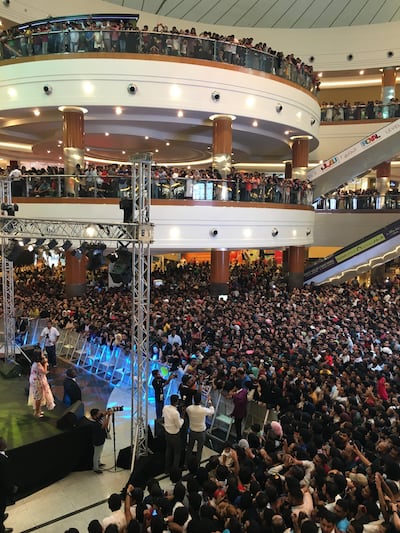 People at Dalma Mall wait for the arrival of Shah Rukh Khan. Antonie Robertson / The National