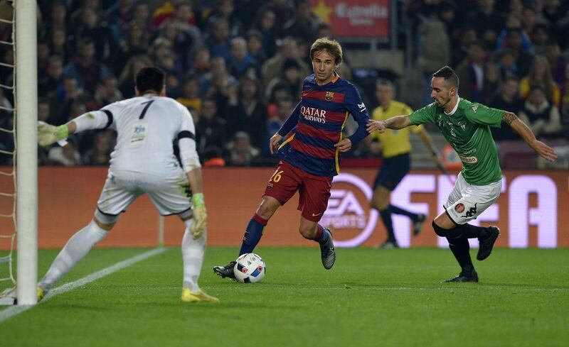 Barcelona’s Sergi Samper controls the ball against Villanovense on Wednesday night during their Copa del Rey round of 32 tie. Lluis Gene / AFP