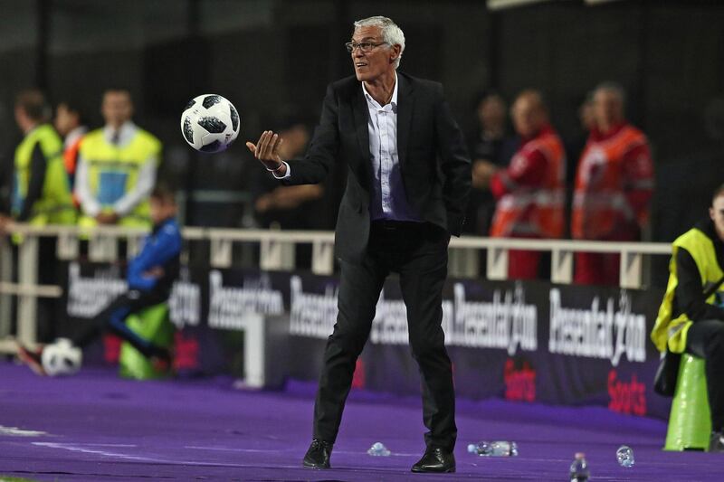 epa06779253 Egypt coach Hector Cuper follows the game during the international friendly soccer match between Egypt and Colombia, at Stadio di Bergamo, Italy, 01 June 2018.  EPA/PAOLO MAGNI eco