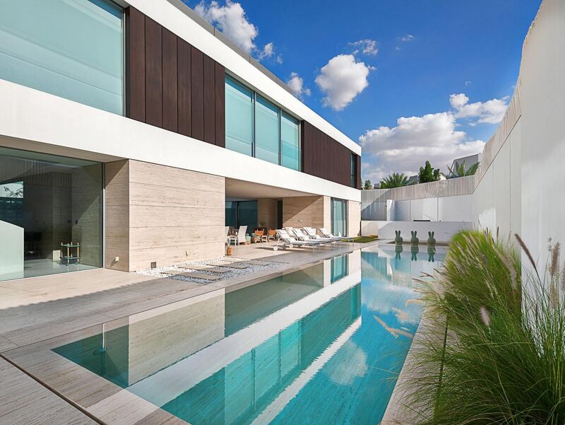 Atrio Villa Jumeirah 3, Dubai. Courtesy: Luxhabitat Sotheby's International Realty

