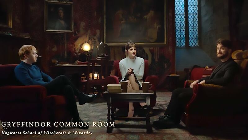 Rupert Grint, Emma Watson and Daniel Radcliffe during a sit-down in the Gryffindor Common Room in 'Harry Potter 20th Anniversary: Return to Hogwarts'. All photos: HBO Max screenshot