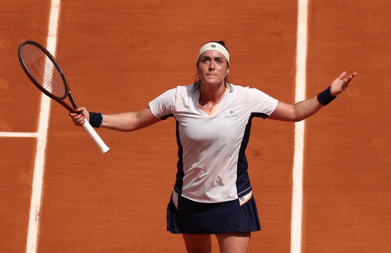 PARIS, FRANCE - JUNE 04: Ons Jabeur of Tunisia reacts against Coco Gauff of United States in the Women's Singles Quarter Final match during Day Ten of the 2024 French Open at Roland Garros on June 04, 2024 in Paris, France. (Photo by Clive Brunskill / Getty Images)
