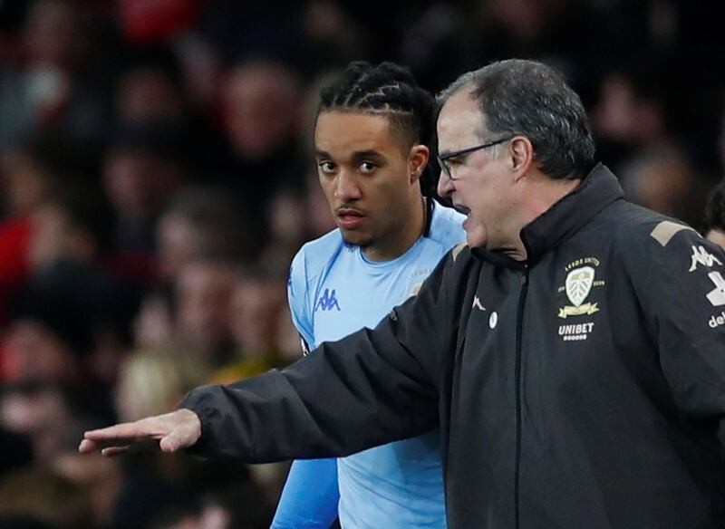 Soccer Football - FA Cup - Third Round - Arsenal v Leeds United - Emirates Stadium, London, Britain - January 6, 2020   Leeds United's Helder Costa with manager Marcelo Bielsa as he waits to be substituted   REUTERS/Eddie Keogh