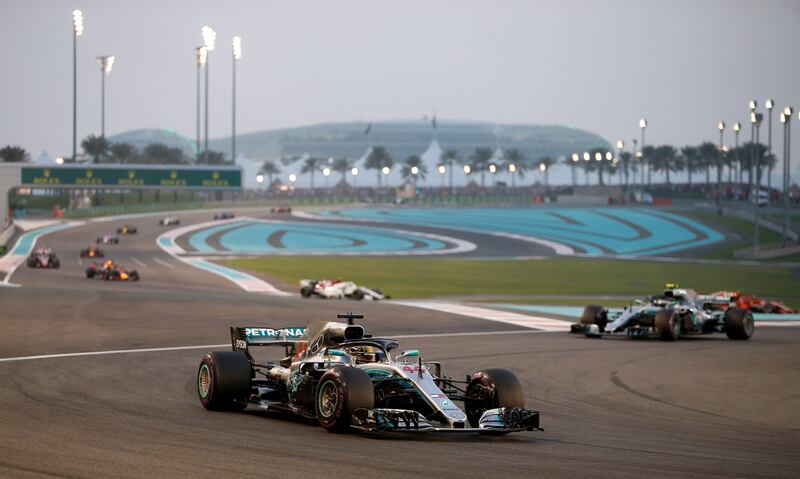 epa07189150 British Formula One driver Lewis Hamilton(Front) of Mercedes AMG GP steers his car during Abu Dhabi Formula 1 Grand Prix 2018 at Yas Marina Circuit in Abu Dhabi, United Arab Emirates on 25 November 2018.  EPA/ALI HAIDER
