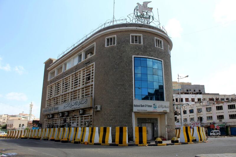 A general view shows the National bank of Yemen as fighters from the separatist Southern Transitional Council patrol the Old City of the government's de facto capital Aden, moving closer to taking full control of the southern city, on January 30, 2018.  
The government has accused the separatists of attempting a coup in Aden, where more than 36 people have been killed in clashes that opened yet another front in the country's devastating conflict. / AFP PHOTO / SALEH AL-OBEIDI