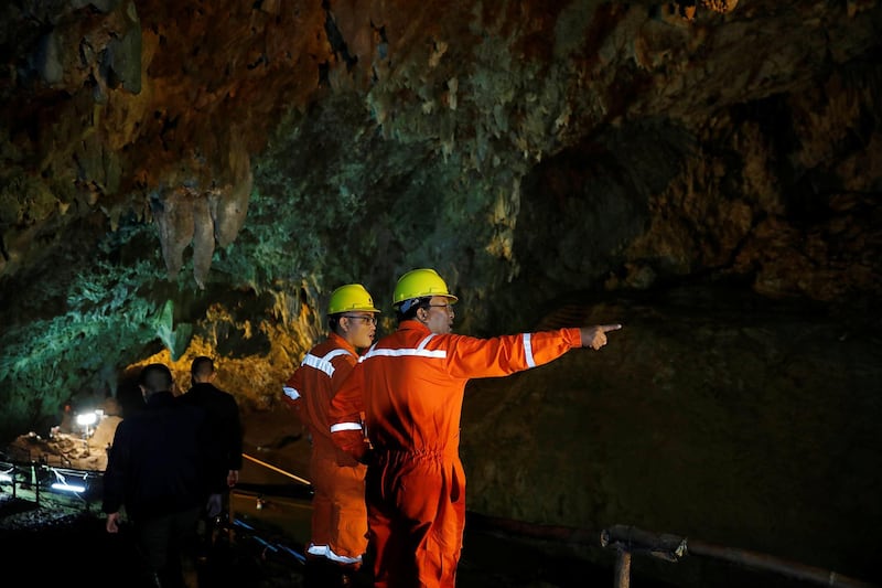 Soldiers and rescue workers work in Tham Luang cave complex. Soe Zeya Tun / Reuters