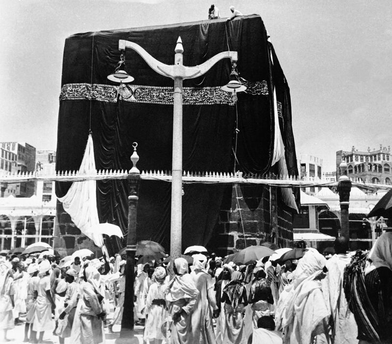 Worshippers reach the Kaaba during Hajj in 1953.