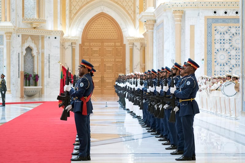 ABU DHABI, UNITED ARAB EMIRATES - July 20, 2018: The UAE honor guard stand to attention during a reception for HE Xi Jinping, President of China (not shown), at the Presidential Palace. 



( Mohamed Al Hammadi / Crown Prince Court - Abu Dhabi )
---
