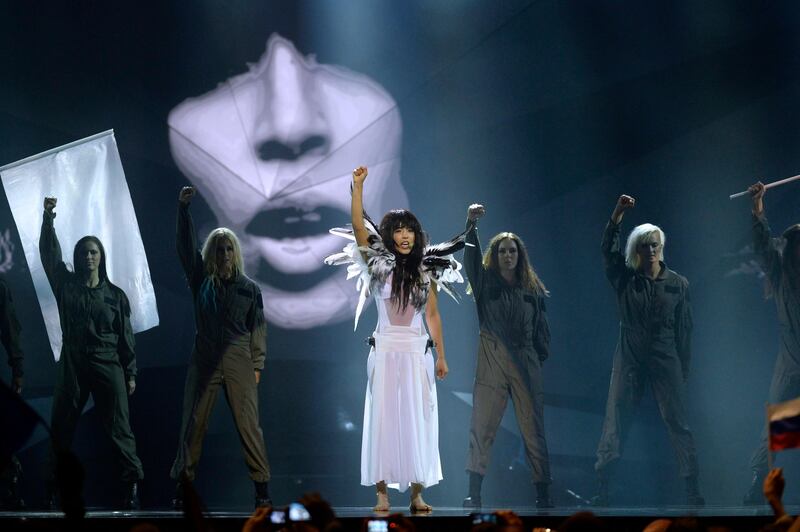 Winner of the 2012 Eurovision Song Contest Loreen (in white) performs her song "We Got The Power" during the final of the 2013 Eurovision Song Contest at the Malmo Opera Hall in Malmo May 18, 2013. REUTERS/Jessica Gow/Scanpix Sweden (SWEDEN - Tags: ENTERTAINMENT) SWEDEN OUT. NO COMMERCIAL OR EDITORIAL SALES IN SWEDEN. ATTENTION EDITORS - THIS IMAGE WAS PROVIDED BY A THIRD PARTY. FOR EDITORIAL USE ONLY. NOT FOR SALE FOR MARKETING OR ADVERTISING CAMPAIGNS. THIS PICTURE IS DISTRIBUTED EXACTLY AS RECEIVED BY REUTERS, AS A SERVICE TO CLIENTS. NO COMMERCIAL SALES *** Local Caption ***  STO114_EUROVISION-S_0518_11.JPG