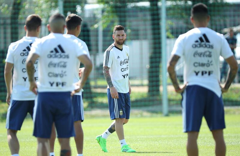 Argentina's Lionel Messi and teammates during training. Albert Gea / Reuters