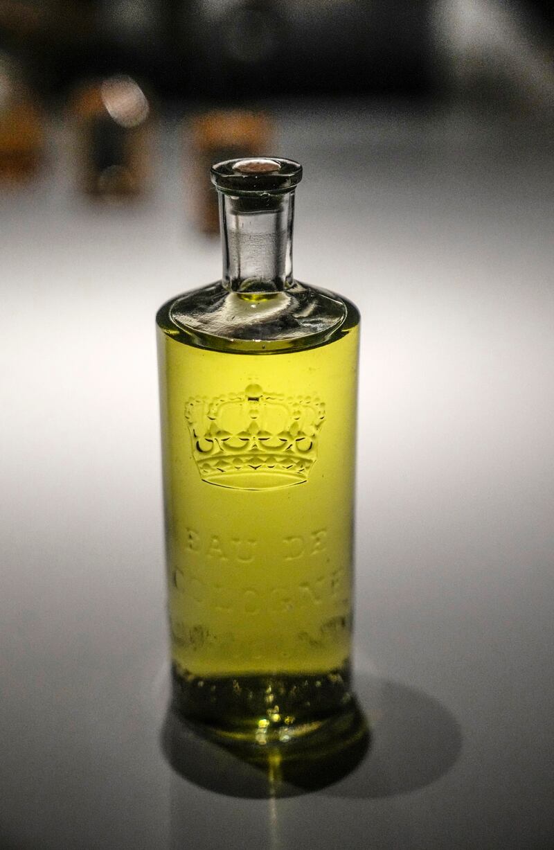 The first bottle of the Eau de Cologne Imperial of Guerlain is displayed 
