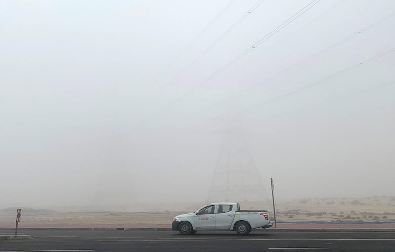 DUBAI, UNITED ARAB EMIRATES , Feb 11– View of the early morning fog in Dubai. (Pawan Singh / The Nationals) For News/Stock/Online/Instagram/Standalone/Big Picture.