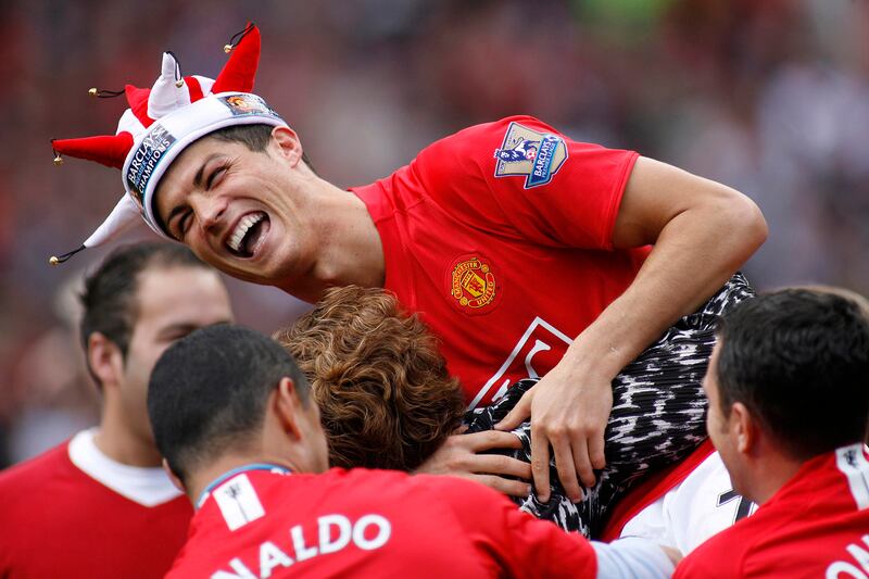 Cristiano Ronaldo of Manchester United celebrates with his family after winning the Barclays Premier League title. 16/05/2009. Ed Sykes / FPA / LDY Agency