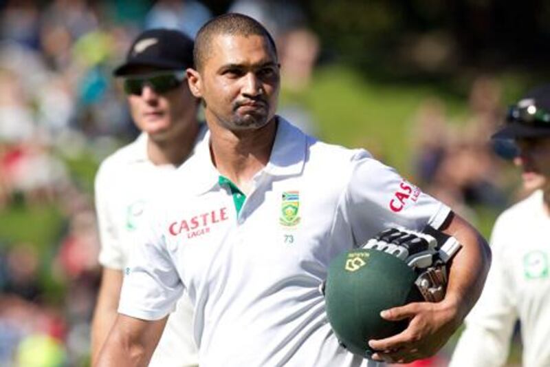 Alviro Petersen of South Africa walks from the field at lunch on day three of the third and final five-day international cricket Test match between New Zealand and South Africa at the Basin Reserve in Wellington on March 25, 2012.    AFP PHOTO / MARTY MELVILLE

