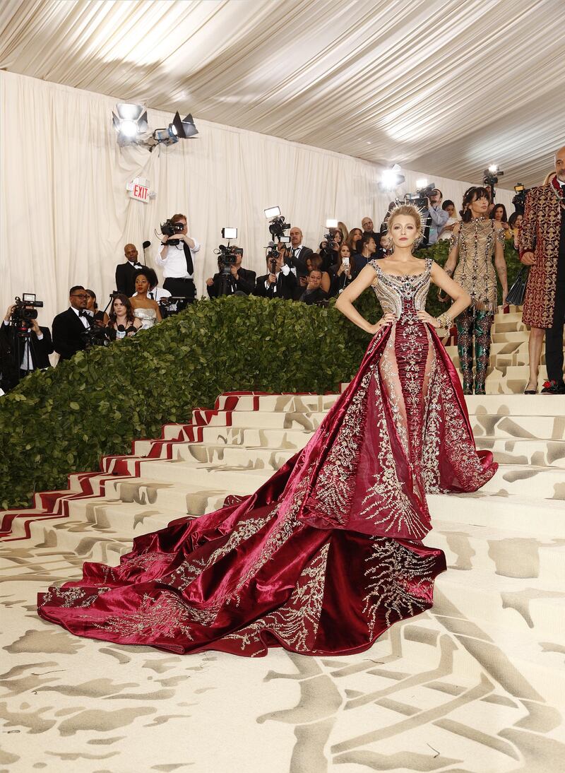 epa06718111 Blake Lively arrives on the red carpet for the Metropolitan Museum of Art Costume Institute's benefit celebrating the opening of the exhibit "Heavenly Bodies: Fashion and the Catholic Imagination" in New York, New York, USA, 07 May 2018. The exhibit will be on view at the Metropolitan Museum of Art's Costume Institute from 10 May to 08 October 2018.  EPA-EFE/JUSTIN LANE