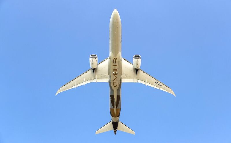 An Emirati Etihad Airways' Boeing 787 airliner is seen taking off from Beirut International Airport on November 10, 2017.
Saudi Arabia, Kuwait, and the United Arab Emirates urged their citizens on November 9 to leave Lebanon "as soon as possible" and also called on them not to travel to the country, without specifying any threat. / AFP PHOTO / Joseph EID