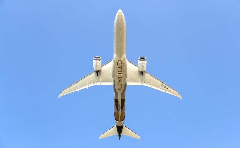 An Emirati Etihad Airways' Boeing 787 airliner is seen taking off from Beirut International Airport on November 10, 2017.
Saudi Arabia, Kuwait, and the United Arab Emirates urged their citizens on November 9 to leave Lebanon "as soon as possible" and also called on them not to travel to the country, without specifying any threat. / AFP PHOTO / Joseph EID