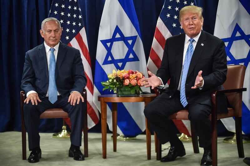 US President Donald Trump (R) meets with Israeli Prime Minister Benjamin Netanyahu on September 26, 2018 in New York on the sidelines of the UN General Assembly. / AFP / Nicholas Kamm
