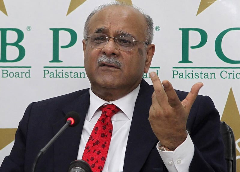 Newly elected chairman of the Pakistan Cricket Board (PCB)  Najam Sethi gestures during a press conference in Lahore on August 9, 2017. 

Sethi vowed Wednesday to bring international competition back to the terror-hit country after years of isolation. / AFP PHOTO / ARIF ALI