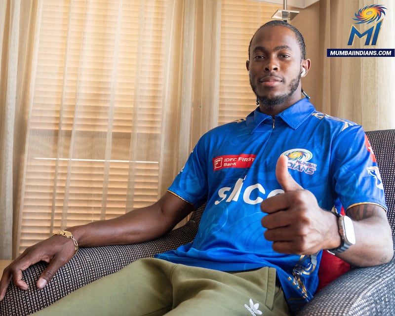 Mumbai Indians star pacer Jofra Archer in his team's 2023 IPL jersey. @mipaltan / Twitter