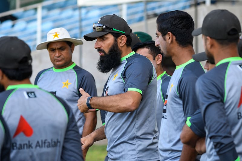 Misbah-ul-Haq oversees Pakistan's training session.