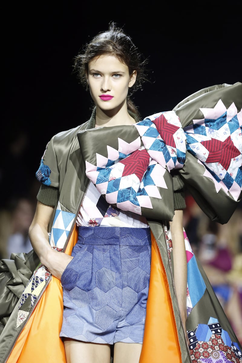 American quilting techniques have been used to make an oversized bow for Viktor & Rolf. Photo by Thierry Chesnot / Getty Images