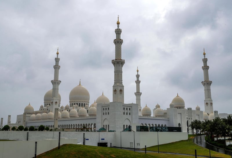 Abu Dhabi, April 13, 2019.  Rainy weather at the Grand Mosque area.
Victor Besa/The National.
Section:  NA 
Reporter: