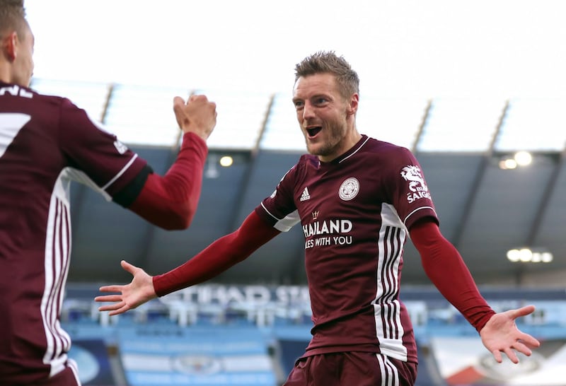 MANCHESTER, ENGLAND - SEPTEMBER 27: Jamie Vardy of Leicester City celebrates after scoring his sides second goal during the Premier League match between Manchester City and Leicester City at Etihad Stadium on September 27, 2020 in Manchester, England. Sporting stadiums around the UK remain under strict restrictions due to the Coronavirus Pandemic as Government social distancing laws prohibit fans inside venues resulting in games being played behind closed doors. (Photo by Catherine Ivill/Getty Images)