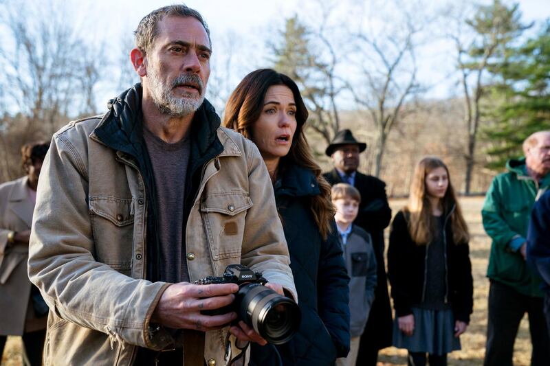 (L to R) Jeffrey Dean Morgan and Katie Aselton in Screen Gems THE UNHOLY. Courtesy Sony Pictures