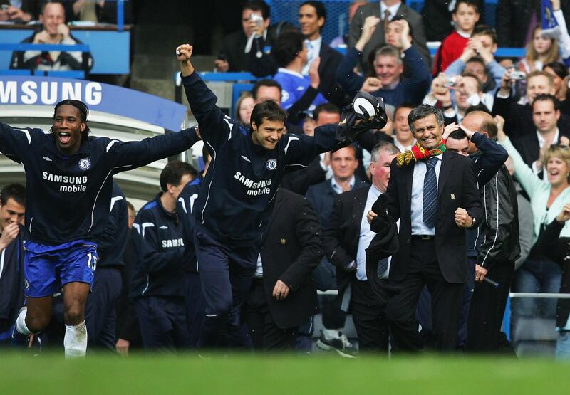 LONDON - APRIL 29:  (L-R) Didier Drogba and Carlo Cudicini of Chelsea and their manager Jose Mourinho celebrate winning the Barclays Premiership title after the match between Chelsea and Manchester United at Stamford Bridge on April 29, 2006 in London, England.  (Photo by Shaun Botterill/Getty Images)