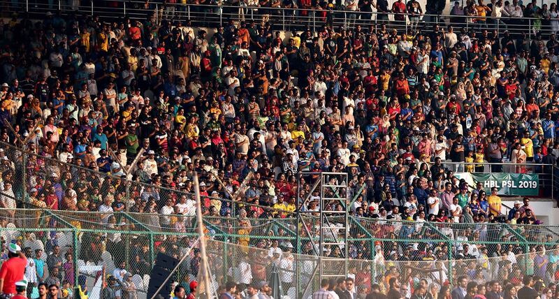 epa07445948 Spectators cheer during final match of Pakistan Super League (PSL) between Peshawar Zulmi and Quetta Gladiator, in Karachi, Pakistan, 17 March 2019. Quetta Gladiators won the final match.  EPA/SHAHZAIB AKBER