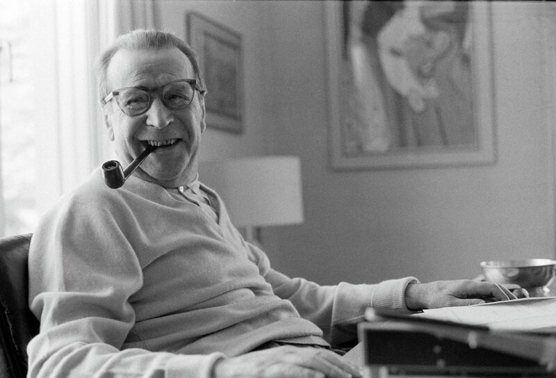 Belgian writer Georges Simenon (1903 - 1989) at his home in Zurich, Switzerland, November 1972. (Photo by Keystone Features/Hulton Archive/Getty Images)