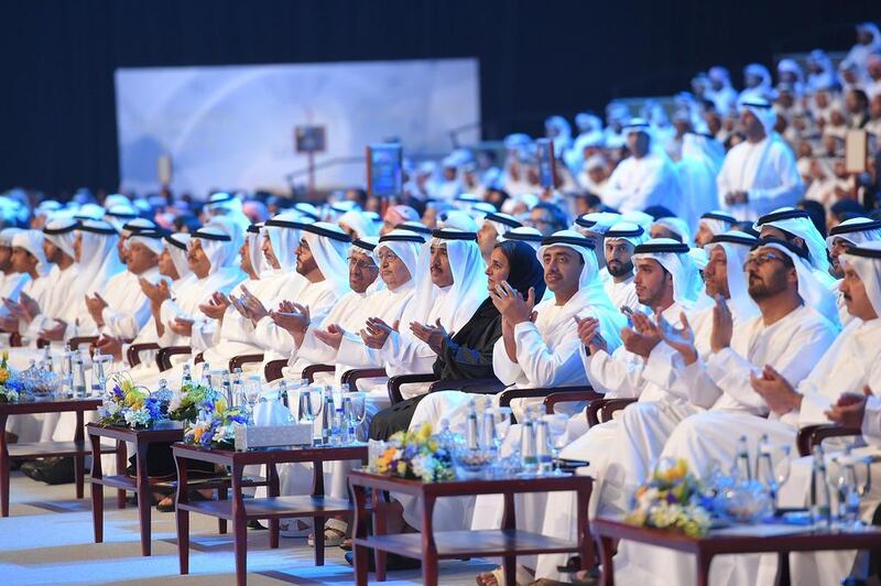 Sheikh Abdullah bin Zayed, Minister of Foreign Affairs and International Cooperation, presented the degrees to 1,464 male and female undergraduate and graduate candidates.