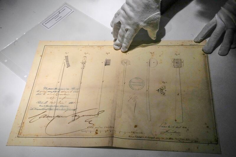 Facsimile of the patent for the first pivot toothbrush, dated 1845