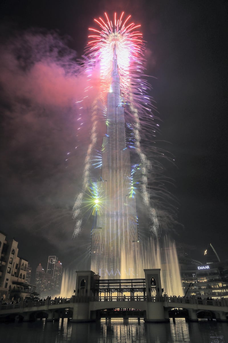 Dubai, U.A.E. .   December 31, 2018.   New Years' Eve celebrations of fireworks and light show at The Burj Khalifa and Downtown Dubai area.
Victor Besa / The National
Section:  NA
Reporter: