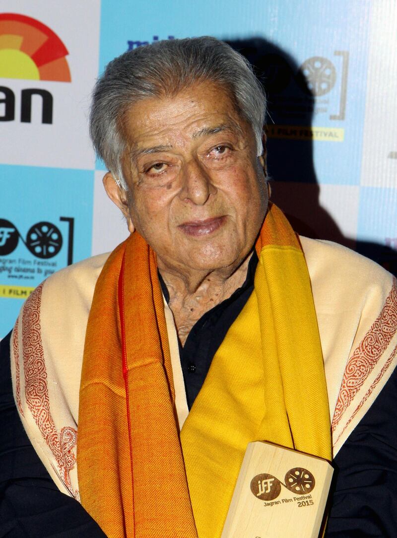 (FILES) This file photo taken on October 4, 2015 shows Indian Bollywood actor Shashi Kapoor receiving a lifetime achievement award at the closing ceremony of the Jagran Film Festival in Mumbai.
Bollywood icon Shashi Kapoor -- a star of 1970s Indian cinema and a member of the Hindi film industry's famous Kapoor family -- died on December 4 aged 79 after a long illness, his family said. / AFP PHOTO / STR
