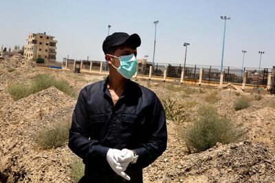 Raqqa, Syria, Zoo park in al-Furat neighborhood. The smell inside these areas is very strong. The protections that the team has at their disposal are plastic gloves and thin masks.