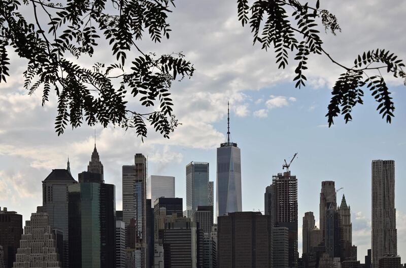 The skyline of lower Manhattan with One World Trade Center (C) is seen on August 09, 2019 in New York City. / AFP / Angela Weiss
