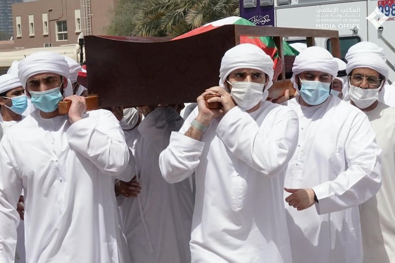  Sheikh Mohammed bin Rashid, Hamdan bin Mohammed and  
Maktoum Bin Mohammed perform funeral prayers for the late Sheikh Hamdan bin Rashid Al Maktoum, joined by several Sheikhs of the Al Maktoum family at Zabeel Mosque. Dubai Media Office