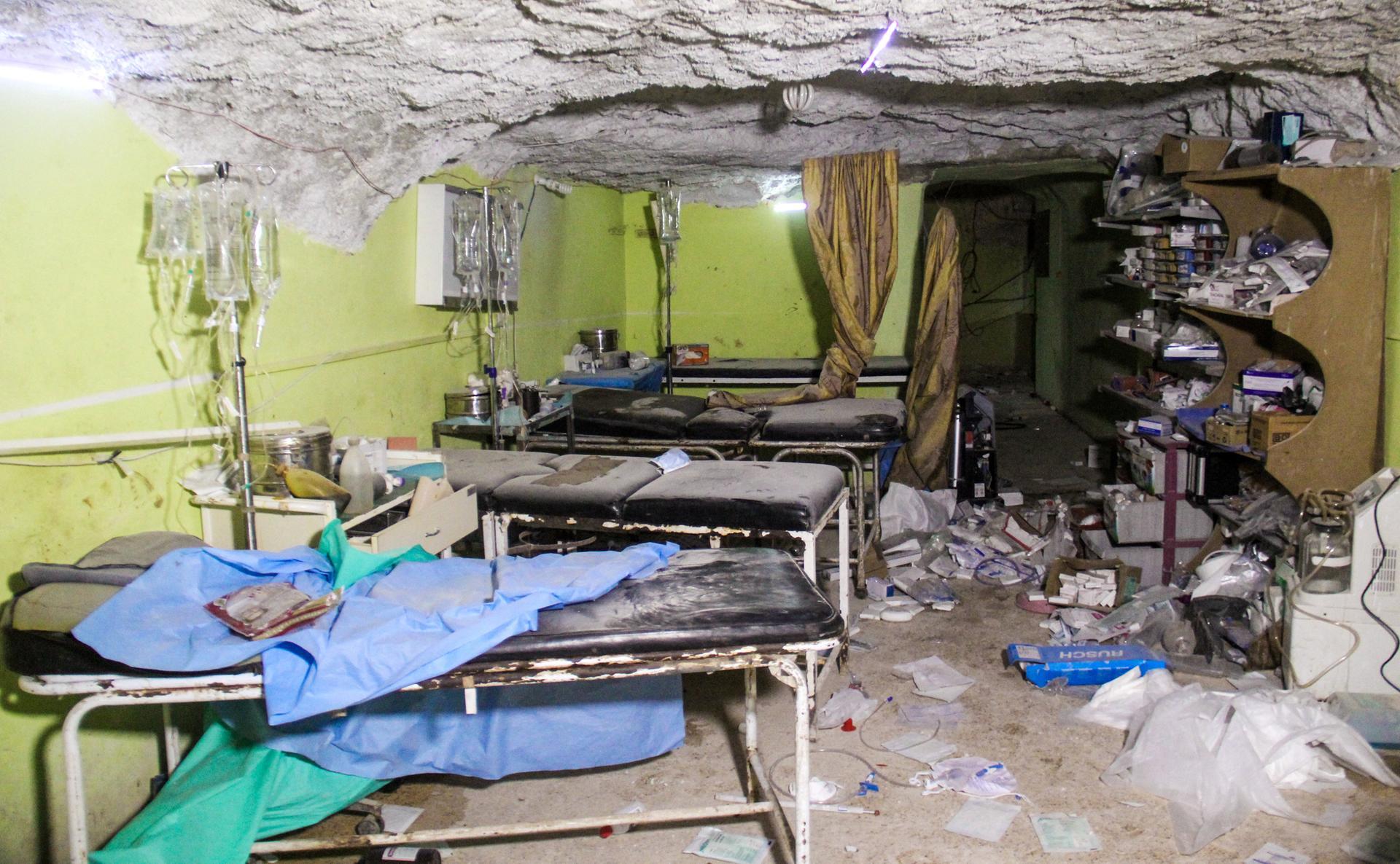 A picture taken on April 4, 2017 shows destruction at a hospital room in Khan Sheikhun, a rebel-held town in the northwestern Syrian Idlib province, following a suspected toxic gas attack. - A suspected chemical attack killed dozens of civilians including several children in rebel-held northwestern Syria, a monitor said, with the opposition accusing the government and demanding a UN investigation. (Photo by Omar haj kadour / AFP)